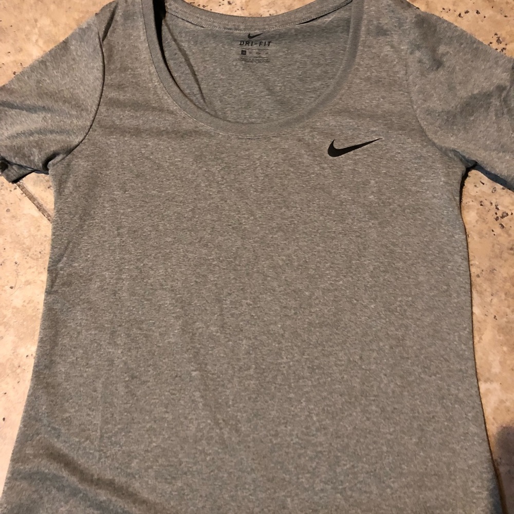 Nike tee
